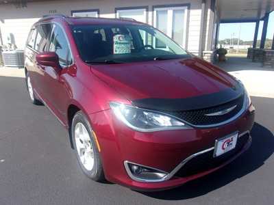 2017 Chrysler Pacifica, $9999.0. Photo 3