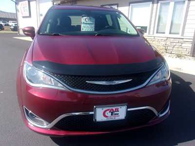 2017 Chrysler Pacifica, $9999.0. Photo 4