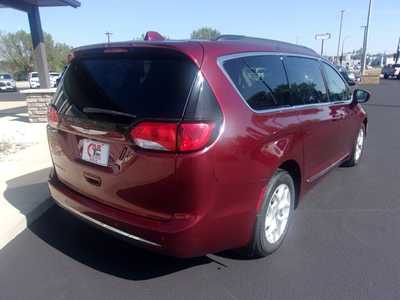 2017 Chrysler Pacifica, $9999.0. Photo 5