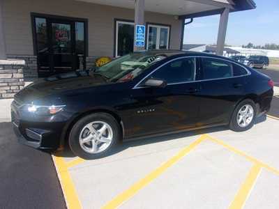2018 Chevrolet Malibu, $12999.0. Photo 2