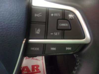 2025 Toyota Highlander, $42999.0. Photo 10