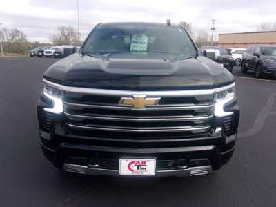 2024 Chevrolet 1500 Crew Cab, $44999.0. Photo 3