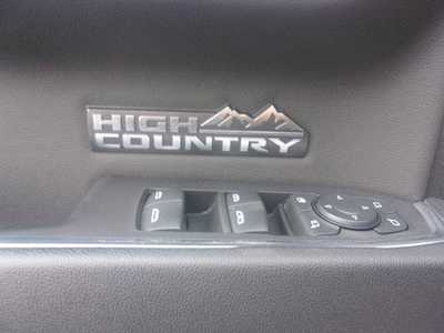 2024 Chevrolet 1500 Crew Cab, $44999.0. Photo 9