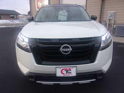 2023 Nissan Pathfinder, $27990.0. Photo 3