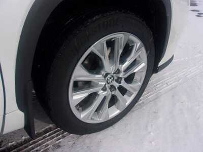 2023 Toyota Highlander, $39990.0. Photo 5