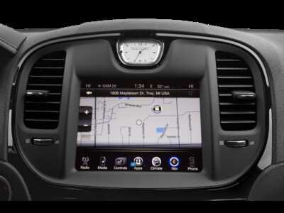 2015 Chrysler 300, $12999.0. Photo 12