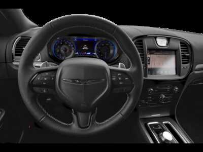 2015 Chrysler 300, $12999.0. Photo 4