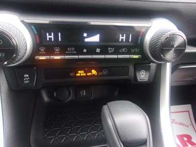 2025 Toyota RAV4, $27990.0. Photo 9