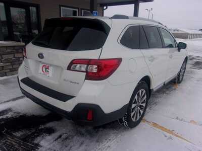 2018 Subaru Outback, $17999.0. Photo 4