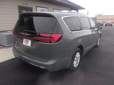 2021 Chrysler Pacifica, $16999.0. Photo 4