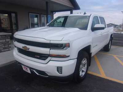 2018 Chevrolet 1500 Crew Cab, $24999.0. Photo 3