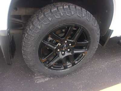 2022 Chevrolet 1500 Crew Cab, $34999.0. Photo 7