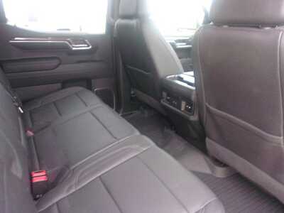 2022 Chevrolet 1500 Crew Cab, $34999.0. Photo 9