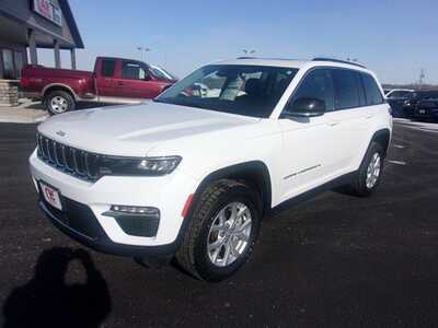 2023 Jeep Grand Cherokee, $26999.0. Photo 2