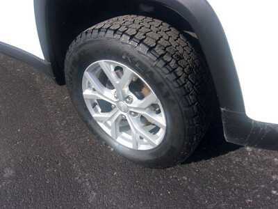 2023 Jeep Grand Cherokee, $26999.0. Photo 6