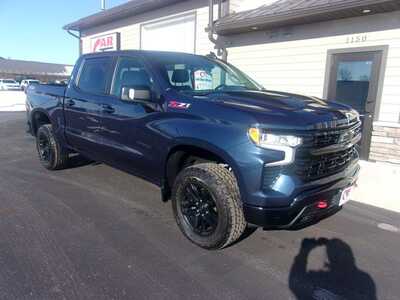 2022 Chevrolet 1500 Crew Cab, $32999.0. Photo 2