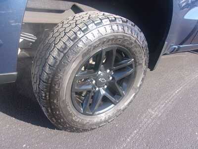 2022 Chevrolet 1500 Crew Cab, $32999.0. Photo 7