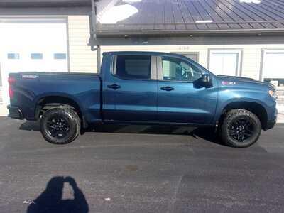 2022 Chevrolet 1500 Crew Cab, $32999.0. Photo 1