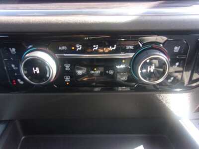 2022 Chevrolet 1500 Crew Cab, $34999.0. Photo 11