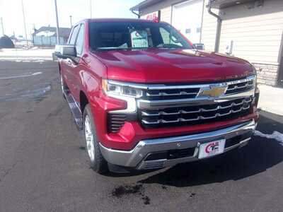 2022 Chevrolet 1500 Crew Cab, $34999.0. Photo 3