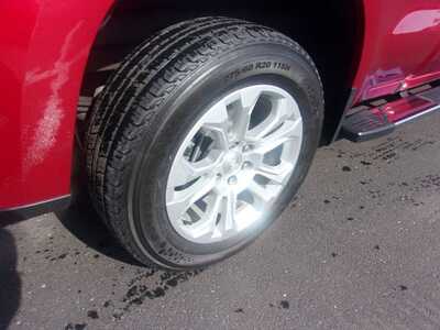 2022 Chevrolet 1500 Crew Cab, $34999.0. Photo 6