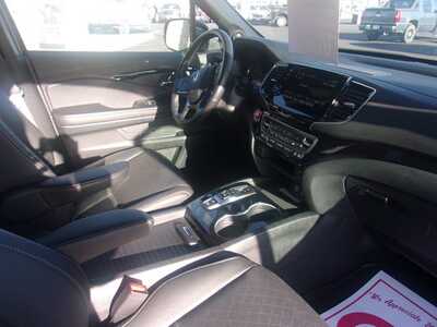 2021 Honda Passport, $21999.0. Photo 6