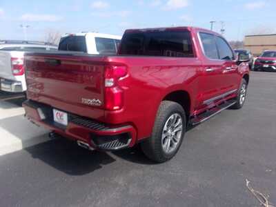 2022 Chevrolet 1500 Crew Cab, $34999.0. Photo 4