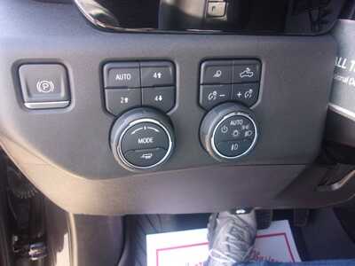 2022 Chevrolet 1500 Crew Cab, $34999.0. Photo 12