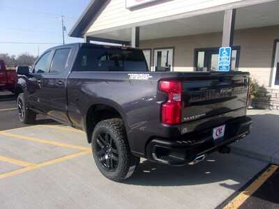 2022 Chevrolet 1500 Crew Cab, $34999.0. Photo 4