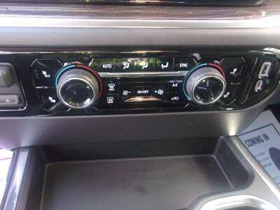 2022 Chevrolet 1500 Crew Cab, $34999.0. Photo 9