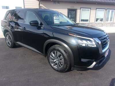 2024 Nissan Pathfinder, $24999.0. Photo 2