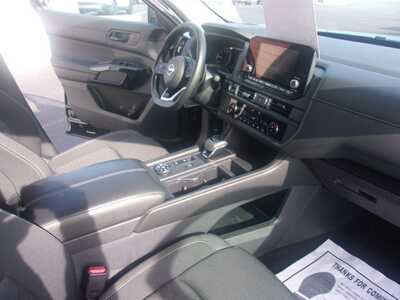 2024 Nissan Pathfinder, $24999.0. Photo 8