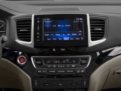 2017 Honda Pilot, $14999.0. Photo 7