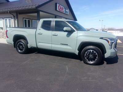 2025 Toyota Tundra Crew Cab, $44999.0. Photo 2