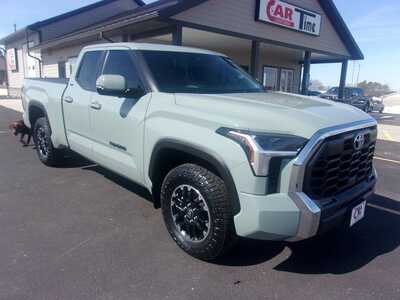 2025 Toyota Tundra Crew Cab, $44999.0. Photo 3