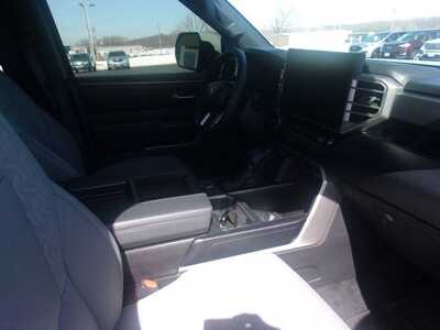 2025 Toyota Tundra Crew Cab, $44999.0. Photo 9