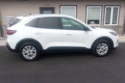 2024 Ford Escape, $15999.0. Photo 1