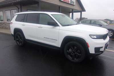 2023 Jeep Grand Cherokee L, $24999.0. Photo 2