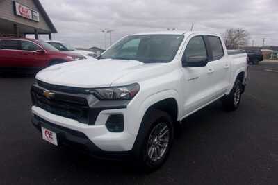 2023 Chevrolet Colorado Crew Cab, $32999.0. Photo 2