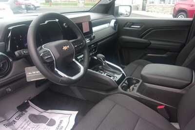 2023 Chevrolet Colorado Crew Cab, $32999.0. Photo 8