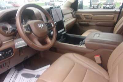 2020 RAM 1500 Crew Cab, $32999.0. Photo 10