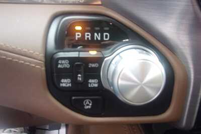 2020 RAM 1500 Crew Cab, $32999.0. Photo 11