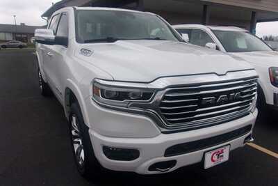 2020 RAM 1500 Crew Cab, $32999.0. Photo 3