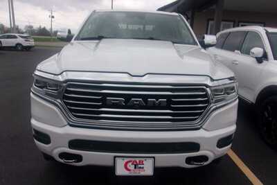 2020 RAM 1500 Crew Cab, $32999.0. Photo 4