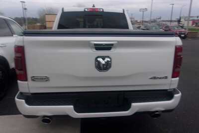2020 RAM 1500 Crew Cab, $32999.0. Photo 7