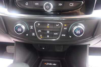 2023 Chevrolet Traverse, $21999.0. Photo 8