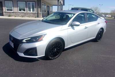 2025 Nissan Altima, $20349.0. Photo 2