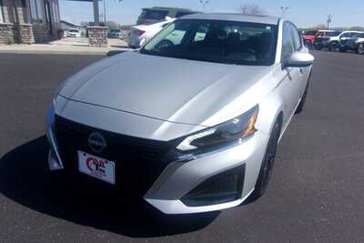 2025 Nissan Altima, $20349.0. Photo 3