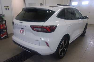 2023 Ford Escape, $17999.0. Photo 3