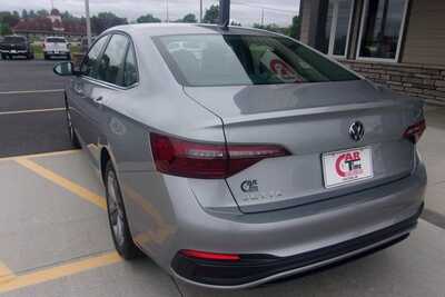 2022 Volkswagen Jetta, $13999.0. Photo 6